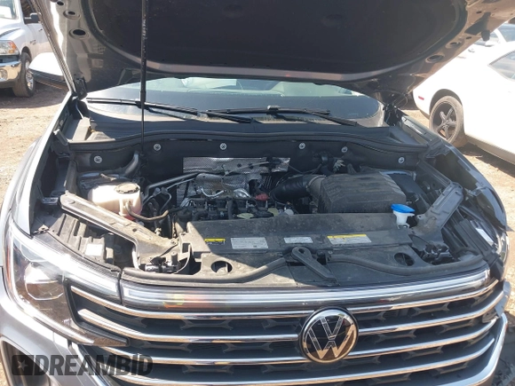 2024 Volkswagen Atlas SE with VIN 1V2HR2CA8RC535094, listed as a IAAI auction lot 42261647 with 36,505 mi miles and . Bid and sale history available at DreamBid. Image 10.