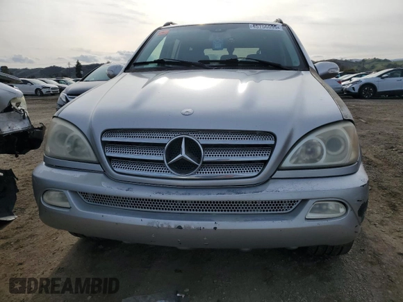 2005 Mercedes-Benz M 350 z VIN 4JGAB57E75A523414, wystawiony jako Copart lot #45756095 z przebiegiem 178 005 mil mil oraz Szkoda całkowita • Salvage title. Historia ofert i sprzedaży dostępna na DreamBid. Obrazek 5.