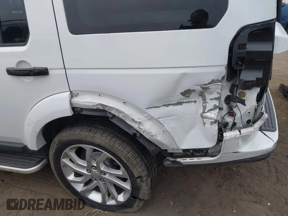2016 Land Rover LR4 HSE z VIN SALAG2V61GA828886, wystawiony jako IAAI lot #42178599 z przebiegiem 100 217 mil mil oraz . Historia ofert i sprzedaży dostępna na DreamBid. Obrazek 6.