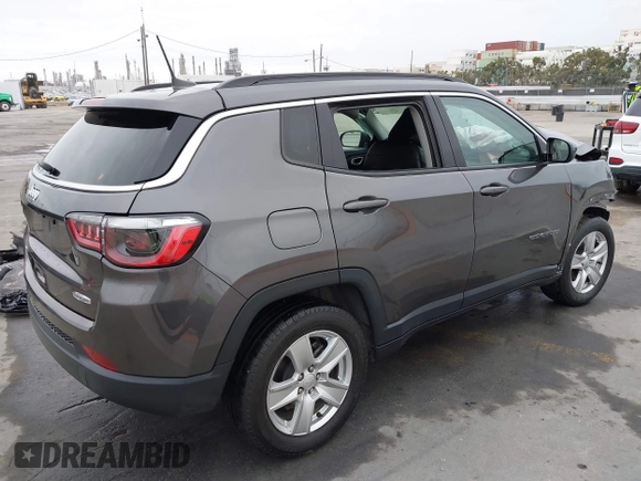 2022 Jeep Compass Latitude z VIN 3C4NJDBB2NT176163, wystawiony jako IAAI lot #42042396 z przebiegiem 174 025 mil mil oraz . Historia ofert i sprzedaży dostępna na DreamBid. Obrazek 4.