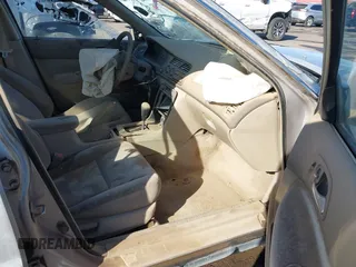 1997 Honda Accord LX with VIN 1HGCD5637VA249818, listed as a IAAI auction lot 40947015 with 170,153 mi miles and . Bid and sale history available at carsss.com. Image 5.