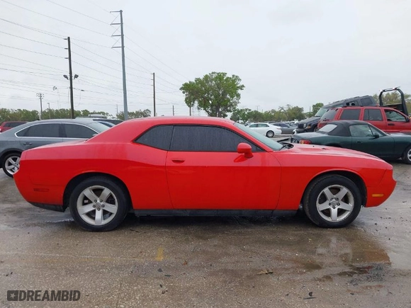 2014 Dodge Challenger SXT with VIN 2C3CDYAG5EH184841, listed as a IAAI auction lot 41759913 with 109,803 mi miles. Bid and sale history available at carsss.com. Image 13.