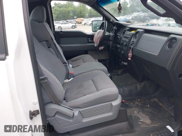 2014 Ford F-150 XL z VIN 1FTMF1CMXEKE59536, wystawiony jako IAAI lot #42515867 z przebiegiem 134 845 mil mil oraz . Historia ofert i sprzedaży dostępna na DreamBid. Obrazek 5.