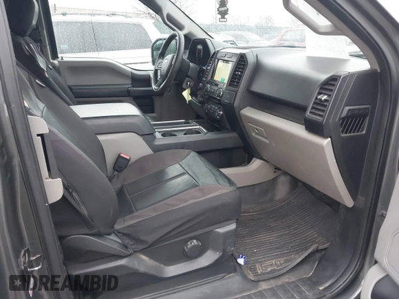 2017 Ford F-150 XL z VIN 1FTFX1EFXHKE03394, wystawiony jako IAAI lot #41471000 z przebiegiem 217 333 mil mil oraz . Historia ofert i sprzedaży dostępna na DreamBid. Obrazek 5.