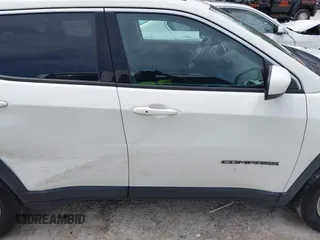 2018 Jeep Compass Latitude with VIN 3C4NJCBB3JT125517, listed as a IAAI auction lot 42132890 with 155,746 mi miles. Bid and sale history available at carsss.com. Image 13.