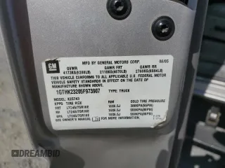 2005 GMC Sierra 2500HD SLE z VIN 1GTHK23205F973907, wystawiony jako Copart lot #57699575 z przebiegiem 229 412 mil mil oraz Szkoda całkowita • Salvage title. Historia ofert i sprzedaży dostępna na DreamBid. Obrazek 12.