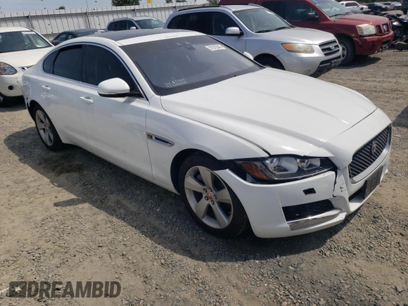2018 Jaguar XF 25t with VIN SAJBR4FX3JCY61622, listed as a Copart auction lot 51515343 with 67,688 mi miles. Bid and sale history available at carsss.com. Image 4.