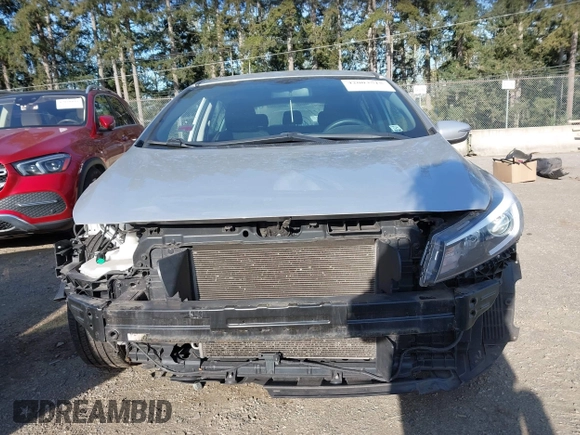 2018 Kia Forte5 LX with VIN KNAFK5A87J5772647, listed as a IAAI auction lot 42003515 with 72,361 mi miles. Bid and sale history available at carsss.com. Image 13.