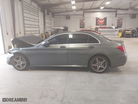 2018 Mercedes-Benz C-Class C 300 with VIN 55SWF4JB6JU252160, listed as a IAAI auction lot 41625363 with 1 mi miles. Bid and sale history available at carsss.com. Image 13.