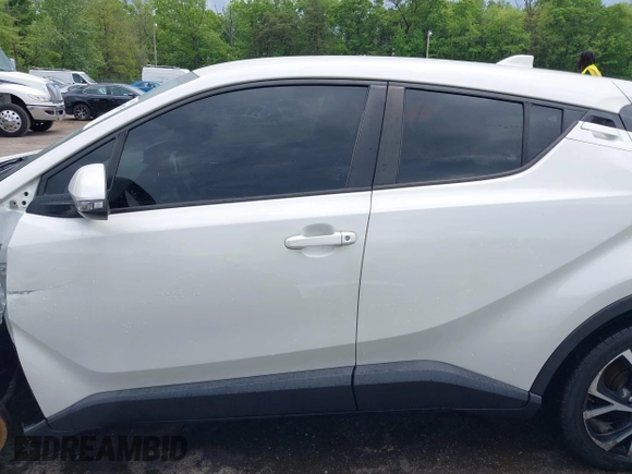 2019 Toyota C-HR XLE z VIN NMTKHMBX9KR095031, wystawiony jako IAAI lot #42191087 z przebiegiem 102 167 mil mil oraz . Historia ofert i sprzedaży dostępna na DreamBid. Obrazek 15.