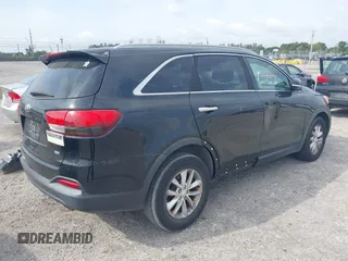 2016 Kia Sorento LX with VIN 5XYPG4A36GG086896, listed as a IAAI auction lot 41862568 with 75,277 mi miles. Bid and sale history available at carsss.com. Image 4.