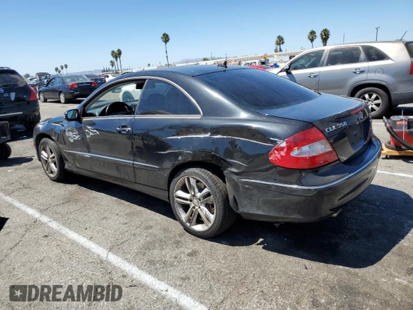 2009 Mercedes-Benz CLK 350 z VIN WDBTJ56H39F268702, wystawiony jako Copart lot #68367854 z przebiegiem 144 115 mil mil oraz Szkoda całkowita • Salvage title. Historia ofert i sprzedaży dostępna na DreamBid. Obrazek 2.