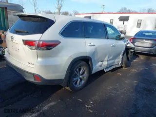 2015 Toyota Highlander LE with VIN 5TDBKRFH7FS194276, listed as a IAAI auction lot 41617493 with 134,342 mi miles. Bid and sale history available at carsss.com. Image 4.