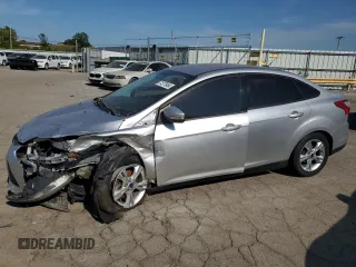 2013 Ford Focus SE z VIN 1FADP3F21DL351940, wystawiony jako Copart lot #55051225 z przebiegiem 103 994 mil mil oraz Tytuł czysty. Historia ofert i sprzedaży dostępna na DreamBid. Obrazek 1.