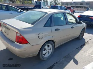 2007 Ford Focus S with VIN 1FAFP34NX7W298342, listed as a IAAI auction lot 41914853 with 225,313 mi miles. Bid and sale history available at carsss.com. Image 4.