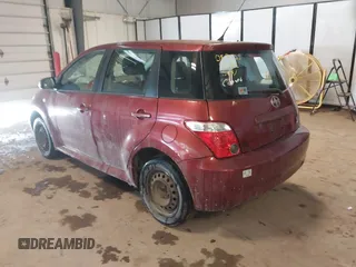 2006 Scion xA z VIN JTKKT604965019270, wystawiony jako IAAI lot #41600207 z przebiegiem 147 405 mil mil oraz . Historia ofert i sprzedaży dostępna na DreamBid. Obrazek 3.