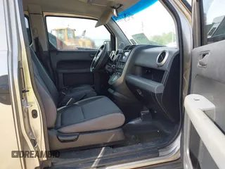 2003 Honda Element EX with VIN 5J6YH285X3L005128, listed as a IAAI auction lot 41929702 with 204,408 mi miles and . Bid and sale history available at DreamBid. Image 5.