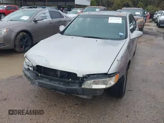 2001 Nissan Altima GXE with VIN 1N4DL01A91C226639, listed as a IAAI auction lot 41155439 with 197,939 mi miles. Bid and sale history available at carsss.com. Image 6.