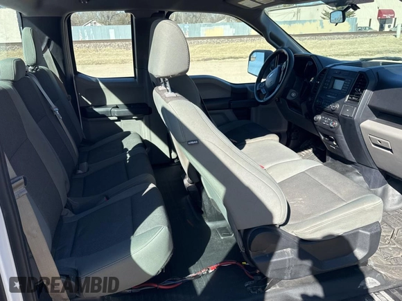 2016 Ford F-150 XL with VIN 1FTEX1CF9GKE42457, listed as a Copart auction lot 49631435 with 164,492 mi miles and Clean Title. Bid and sale history available at carsss.com. Image 6.