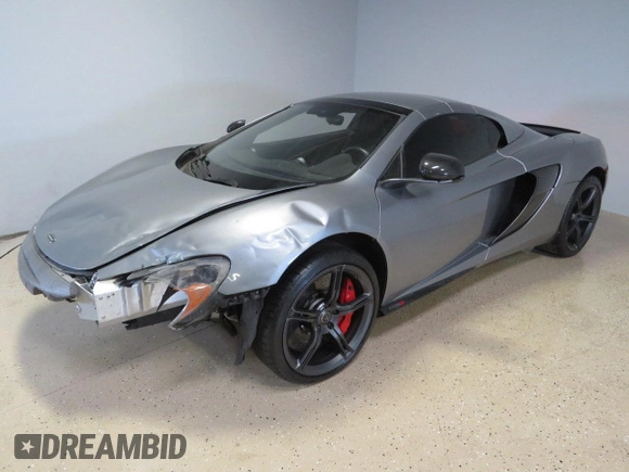 2016 McLaren 650S z VIN SBM11FAA1GW006061, wystawiony jako Copart lot #73406814 z przebiegiem 16 999 mil mil oraz Szkody całkowita. Historia ofert i sprzedaży dostępna na DreamBid. Obrazek 2.