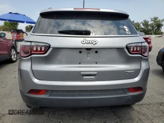 2018 Jeep Compass Latitude z VIN 3C4NJCBB8JT461048, wystawiony jako Copart lot #65475345 z przebiegiem 82 384 mil mil oraz Czysty tytuł • Clean title. Historia ofert i sprzedaży dostępna na DreamBid. Obrazek 6.