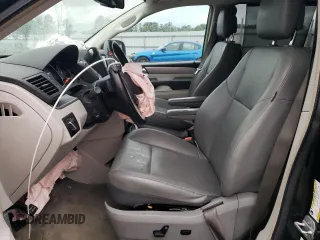 2014 Volkswagen Routan SE z VIN 2C4RVABG1ER134621, wystawiony jako Copart lot #61339414 z przebiegiem 153 364 mil mil oraz Szkoda całkowita • Salvage title. Historia ofert i sprzedaży dostępna na DreamBid. Obrazek 7.