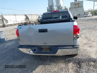 2008 Toyota Tundra 4WD Truck with VIN 5TFBV54148X073823, listed as a IAAI auction lot 42017595 with 33,107 mi miles. Bid and sale history available at carsss.com. Image 16.