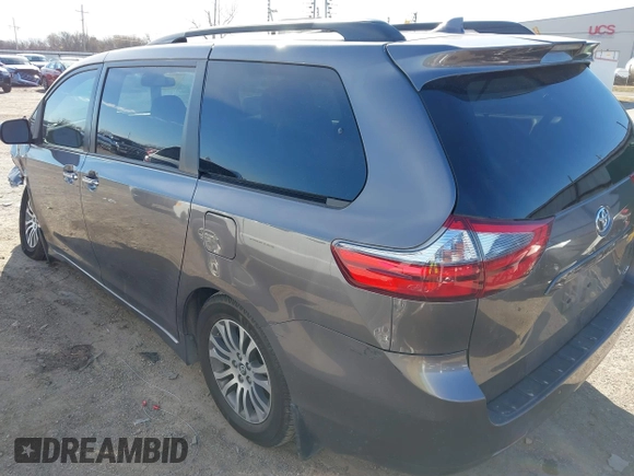 2020 Toyota Sienna XLE Auto Access Seat with VIN 5TDYZ3DC9LS049133, listed as a IAAI auction lot 41705488 with 62,216 mi miles. Bid and sale history available at carsss.com. Image 3.
