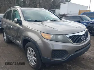 2011 Kia Sorento LX with VIN 5XYKTDA2XBG122465, listed as a IAAI auction lot 41832935 with 163,873 mi miles. Bid and sale history available at carsss.com. Image 1.