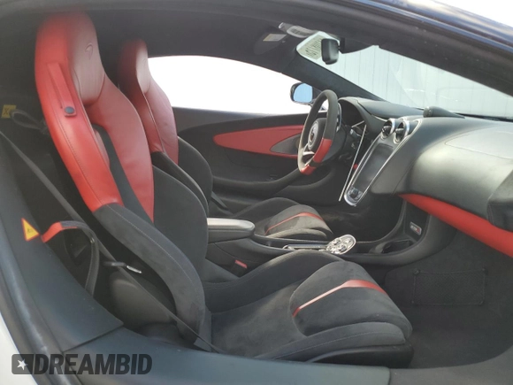 2016 McLaren 570S z VIN SBM13DAA3GW001071, wystawiony jako Copart lot #43108715 z przebiegiem Nie podano mil oraz Szkody całkowita. Historia ofert i sprzedaży dostępna na DreamBid. Obrazek 10.