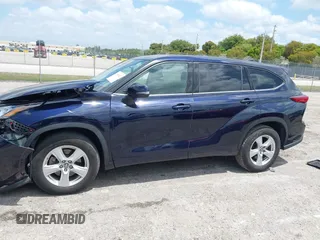 2020 Toyota Highlander L z VIN 5TDCZRAH1LS009495, wystawiony jako IAAI lot #42119622 z przebiegiem 33 858 mil mil oraz . Historia ofert i sprzedaży dostępna na DreamBid. Obrazek 14.