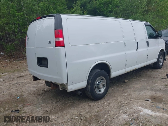 2017 Chevrolet Express Cargo z VIN 1GCWGBFF4H1289693, wystawiony jako IAAI lot #42310038 z przebiegiem 152 692 mil mil oraz . Historia ofert i sprzedaży dostępna na DreamBid. Obrazek 4.