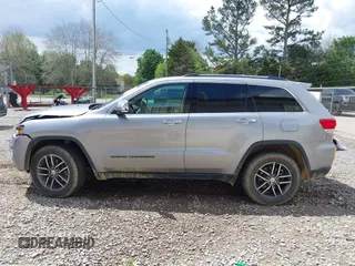 2017 Jeep Grand Cherokee Limited with VIN 1C4RJEBG4HC765329, listed as a IAAI auction lot 42008297 with 194,607 mi miles and . Bid and sale history available at DreamBid. Image 14.