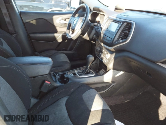 2017 Jeep Cherokee Altitude z VIN 1C4PJLAB3HW508050, wystawiony jako IAAI lot #41430524 z przebiegiem 120 819 mil mil oraz . Historia ofert i sprzedaży dostępna na DreamBid. Obrazek 5.