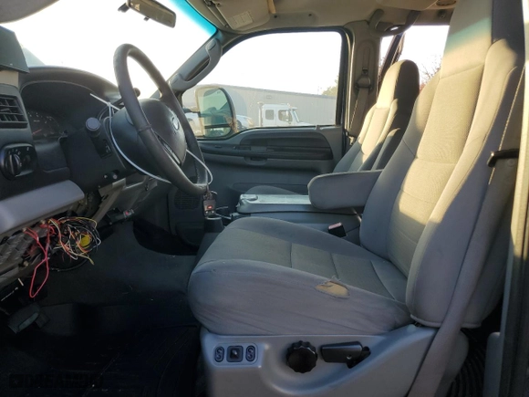 2005 Ford Excursion Special Serv with VIN 1FMSU41P35ED41981, listed as a Copart auction lot 83770674 with NaN miles and Clean Title. Bid and sale history available at carsss.com. Image 7.