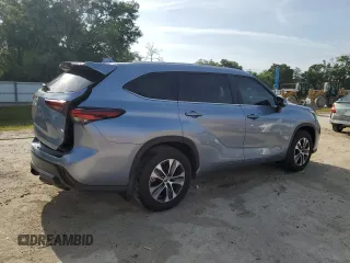 2024 Toyota Highlander LE z VIN 5TDKDRAH9RS548529, wystawiony jako Copart lot #53493205 z przebiegiem 16 627 mil mil oraz Szkoda całkowita • Salvage title. Historia ofert i sprzedaży dostępna na DreamBid. Obrazek 3.