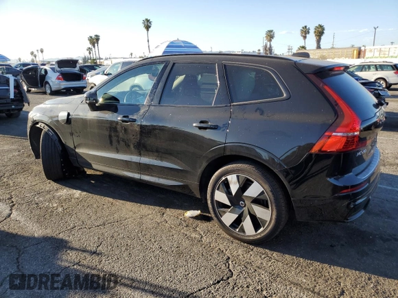 2024 Volvo XC60 Plus Dark Theme z VIN YV4H60DL2R1896845, wystawiony jako Copart lot #46711415 z przebiegiem 24 916 mil mil oraz Szkoda całkowita • Salvage title. Historia ofert i sprzedaży dostępna na DreamBid. Obrazek 2.