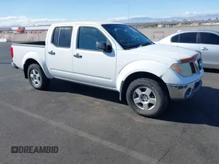 2006 Nissan Frontier SE z VIN 1N6AD07W36C452192, wystawiony jako IAAI lot #41452870 z przebiegiem 182 552 mil mil oraz . Historia ofert i sprzedaży dostępna na DreamBid. Obrazek 1.