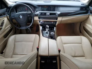 2013 BMW 5 Series 528i xDrive z VIN WBAXH5C57DD106985, wystawiony jako Copart lot #53888225 z przebiegiem 134 685 mil mil oraz Szkoda całkowita • Salvage title. Historia ofert i sprzedaży dostępna na DreamBid. Obrazek 8.