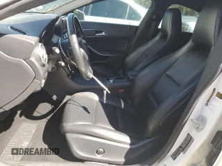 2014 Mercedes-Benz CLA 250 z VIN WDDSJ4GB6EN142728, wystawiony jako Copart lot #43932165 z przebiegiem 73 402 mil mil oraz Czysty tytuł • Clean title. Historia ofert i sprzedaży dostępna na DreamBid. Obrazek 7.