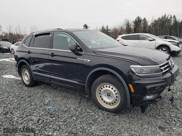 2020 Volkswagen Tiguan SEL Premium R-Line with VIN 3VV4B7AX3LM136562, listed as a Copart auction lot 88362535 with 64,874 mi miles and Salvage Title. Bid and sale history available at carsss.com. Image 4.