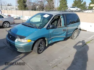 1996 Plymouth Voyager z VIN 2P4FP25B2TR622553, wystawiony jako IAAI lot #41609004 z przebiegiem 252 476 mil mil oraz . Historia ofert i sprzedaży dostępna na DreamBid. Obrazek 2.