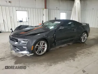 2017 Chevrolet Camaro 2SS with VIN 1G1FH3D76H0110079, listed as a Copart auction lot 52519555 with 4,904 mi miles and Salvage Title. Bid and sale history available at carsss.com. Image 1.