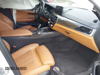 2020 BMW 5 Series 530i z VIN WBAJR3C02LWW65567, wystawiony jako IAAI lot #42113467 z przebiegiem 51 300 mil mil oraz . Historia ofert i sprzedaży dostępna na DreamBid. Obrazek 5.