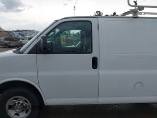 2017 Chevrolet Express Cargo with VIN 1GCWGAFF5H1246698, listed as a IAAI auction lot 42546142 with 186,229 mi miles and . Bid and sale history available at DreamBid. Image 15.
