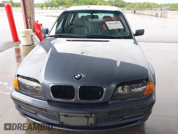 2000 BMW 3 Series 323i with VIN WBAAM334XYCB24411, listed as a IAAI auction lot 42112597 with 94,813 mi miles and . Bid and sale history available at carsss.com. Image 6.