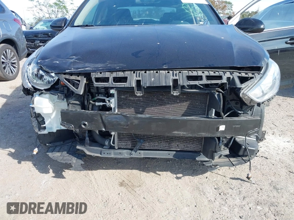 2019 Hyundai Accent SE with VIN 3KPC24A32KE060928, listed as a IAAI auction lot 41190538 with 81,971 mi miles. Bid and sale history available at carsss.com. Image 6.