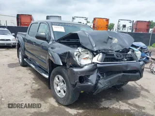 2015 Toyota Tacoma with VIN 3TMLU4EN9FM192229, listed as a IAAI auction lot 39431785 with 94,020 mi miles. Bid and sale history available at carsss.com. Image 1.