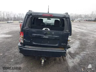 2008 Jeep Liberty Sport with VIN 1J8GN28K28W106520, listed as a IAAI auction lot 41995195 with 211,275 mi miles. Bid and sale history available at carsss.com. Image 16.