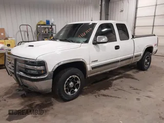 2002 Chevrolet Silverado 1500 LT with VIN 2GCEK19T421207016, listed as a IAAI auction lot 41182476 with 147,870 mi miles. Bid and sale history available at carsss.com. Image 2.